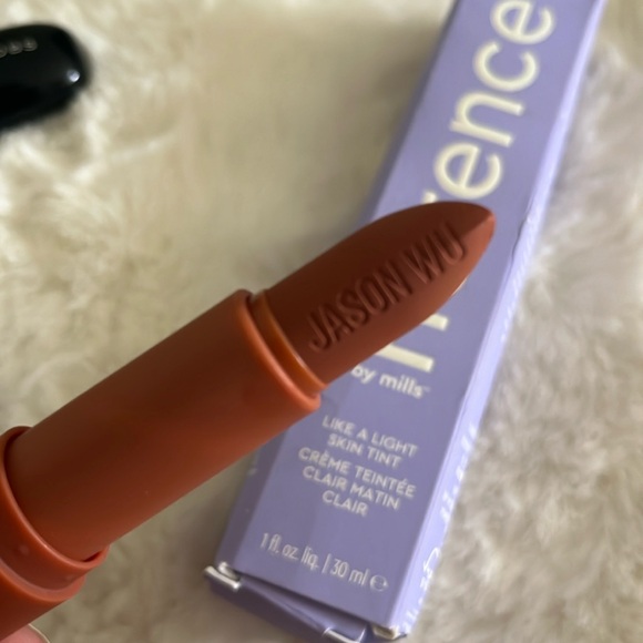 Mini makeup full size bundle (4 items) - Picture 5 of 11